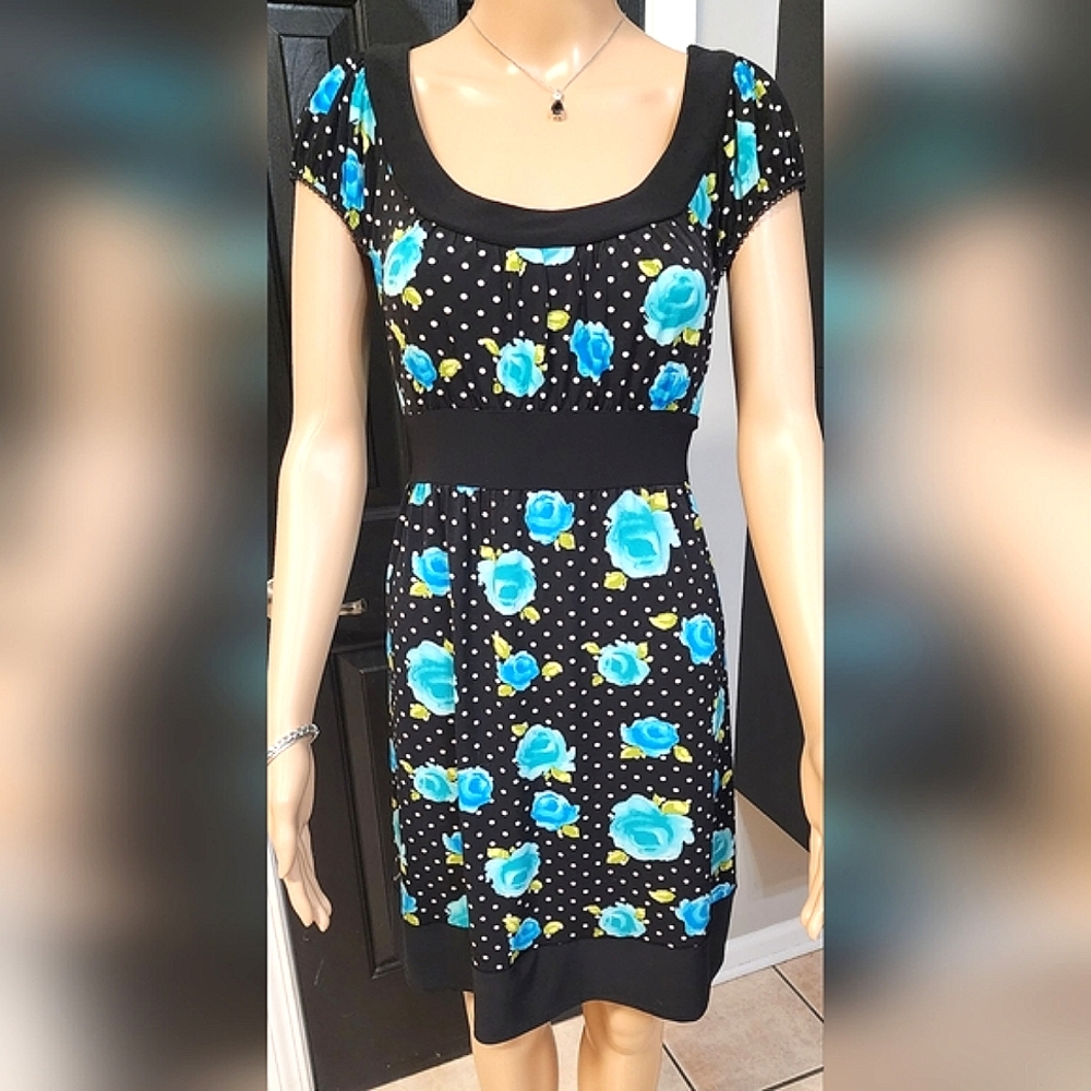 BLACK & BLUE DRESS BY WRAPPER SIZE X LARGE